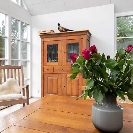 Architecturally Charming Summer House 펜션 *