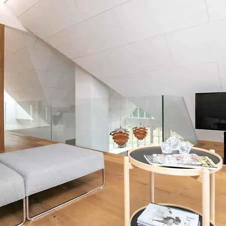 別荘 Architecturally Charming Summer House