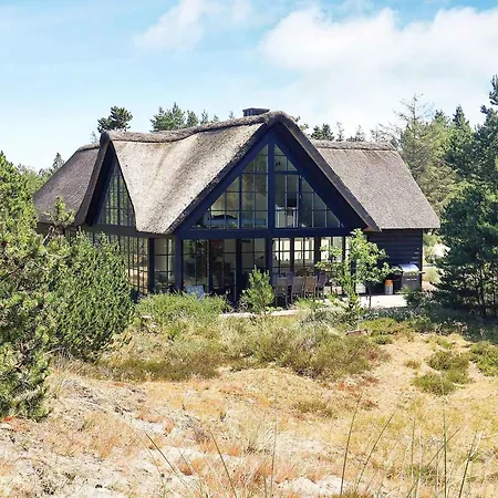 別荘 Architecturally Charming Summer House ブラーバンド